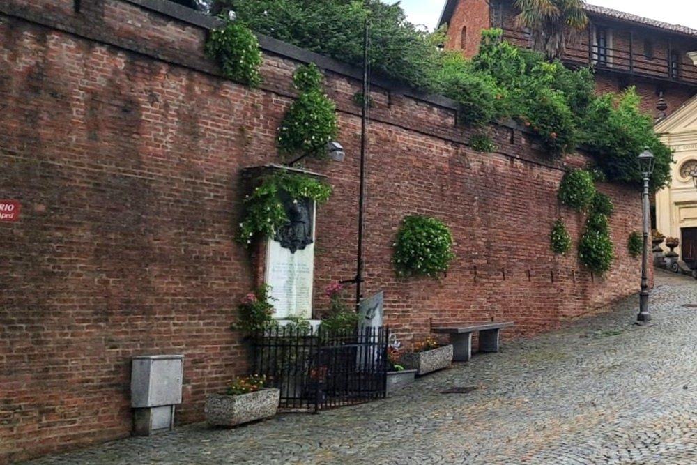 War Memorial Cinzano #3