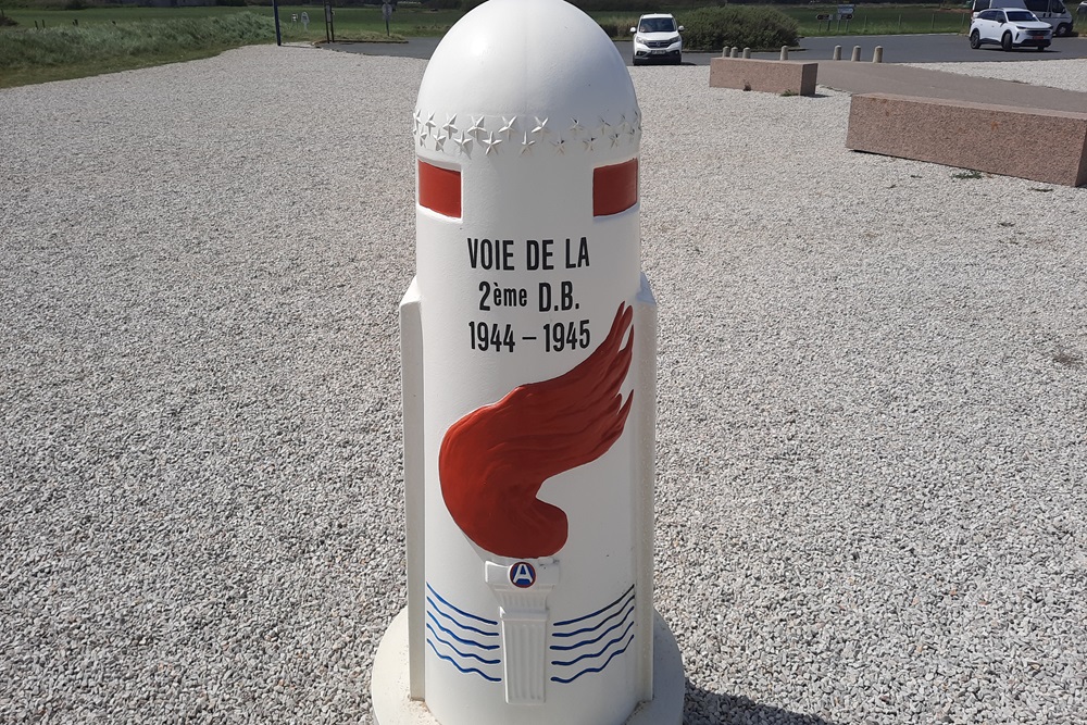 Oorlogsmonument Saint-Martin-De-Varreville #1