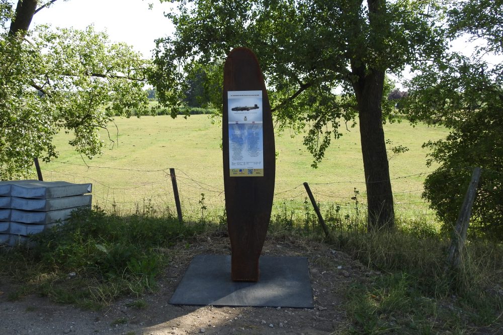 Monument Halifax MKIII MZ312 ZA-E #1