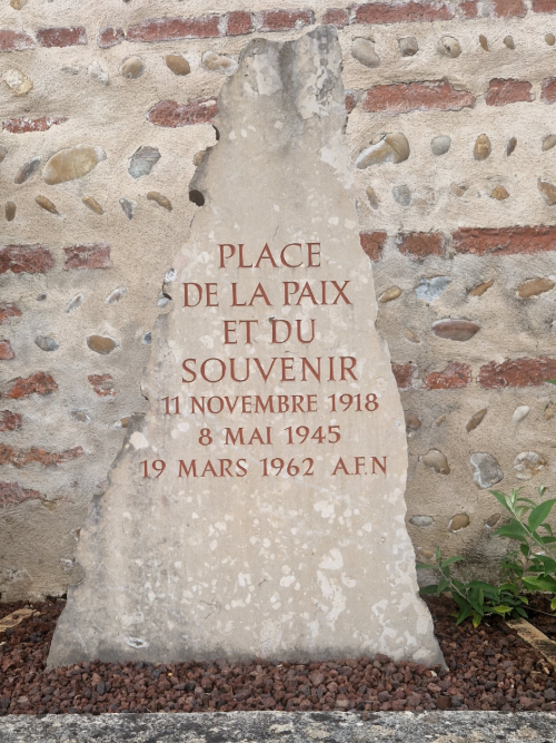 Oorlogsmonument Chanoz-Châtenay #2