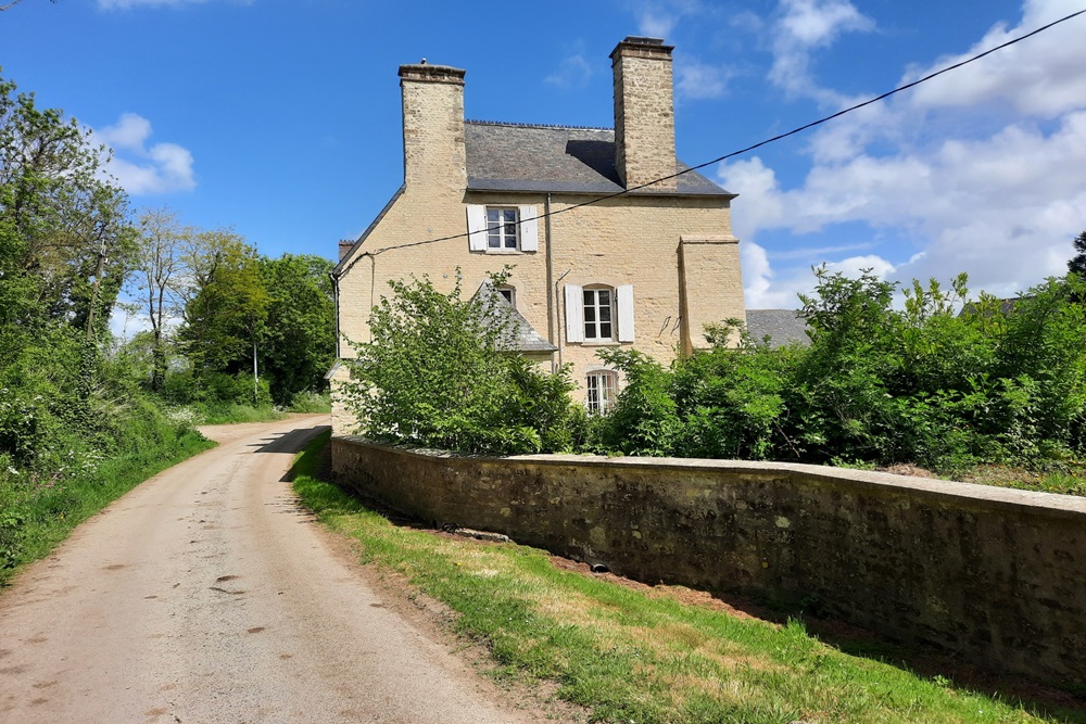 Manoir De Brecourt - Easy Company #6