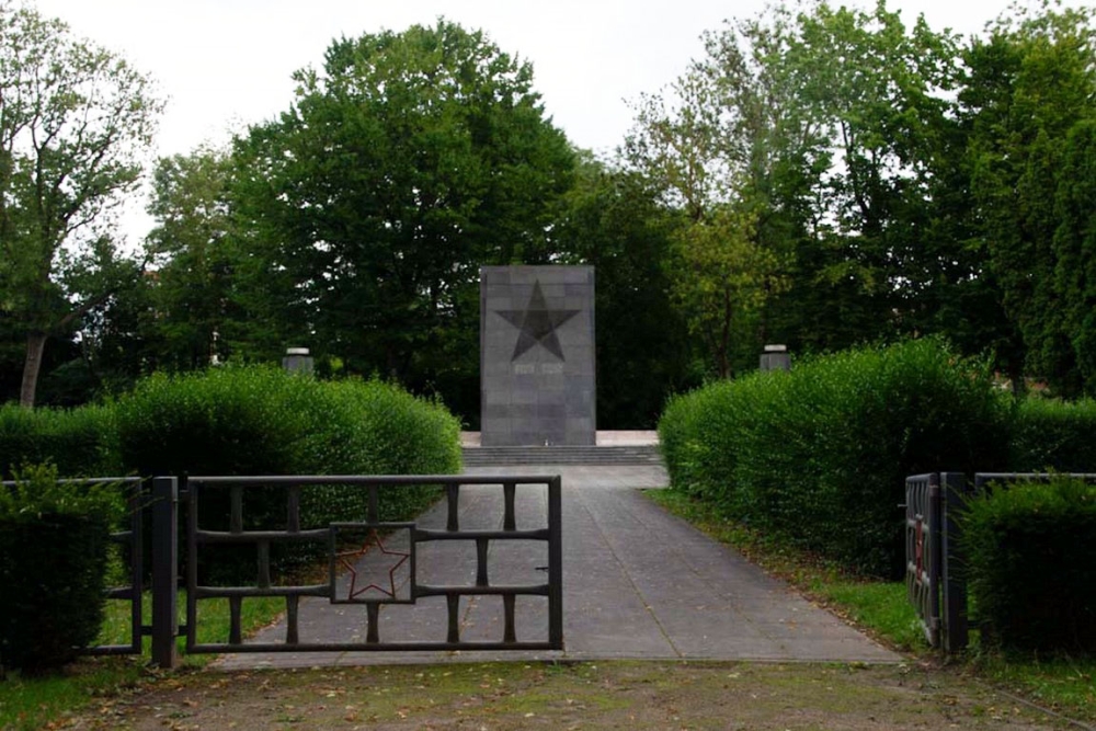 Sovjet Oorlogsbegraafplaats Prenzlau #2