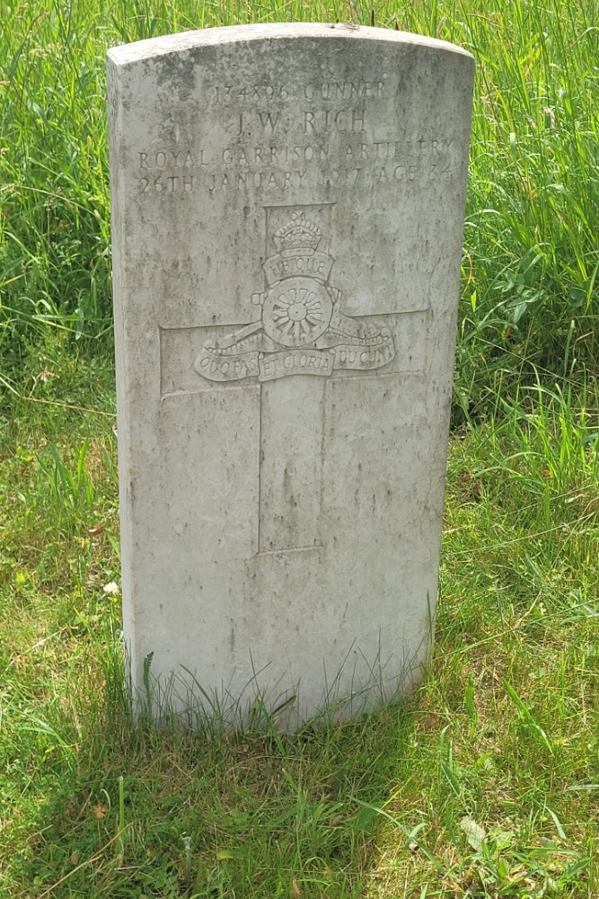 Commonwealth War Graves Brighton Borough (Extra-Mural) Cemetery #4