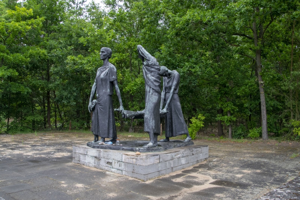Statue Group 