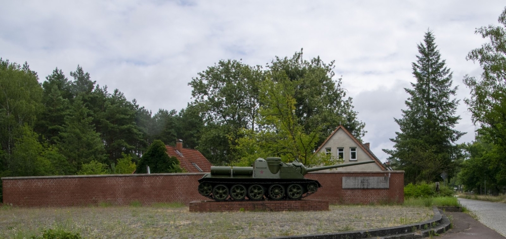 SU-100 Tank Destroyer Fürstenberg/Havel #3
