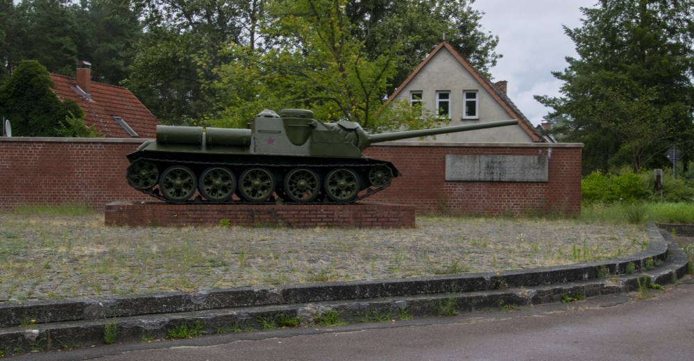 SU-100 Tank Destroyer Fürstenberg/Havel #4