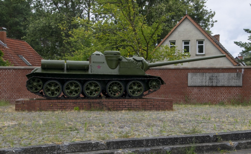 SU-100 Tank Destroyer Fürstenberg/Havel #5