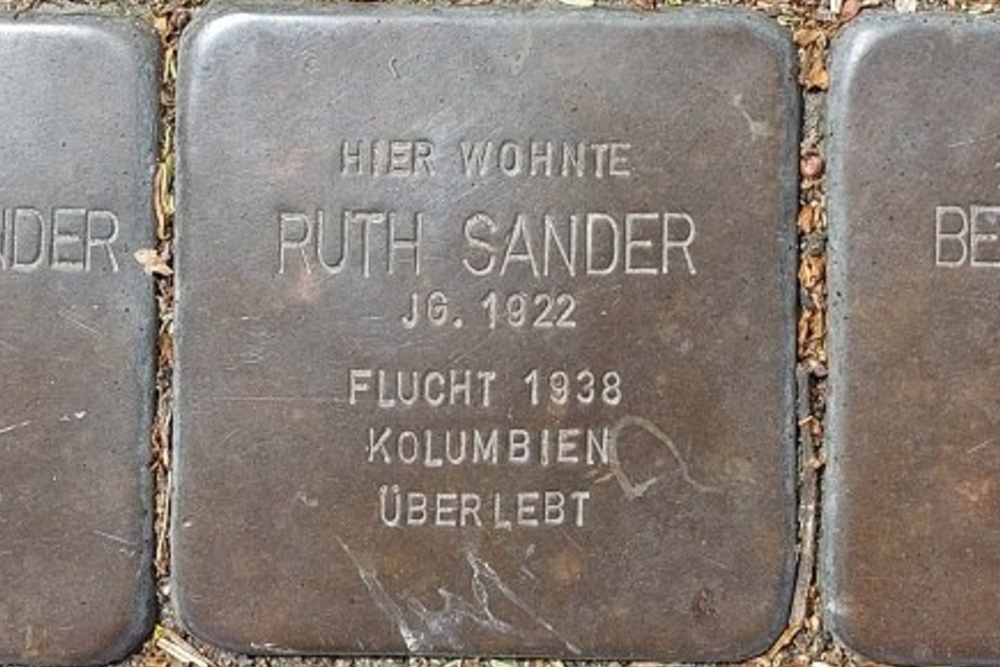 Stumbling Stones Reeser Straße 4 #6