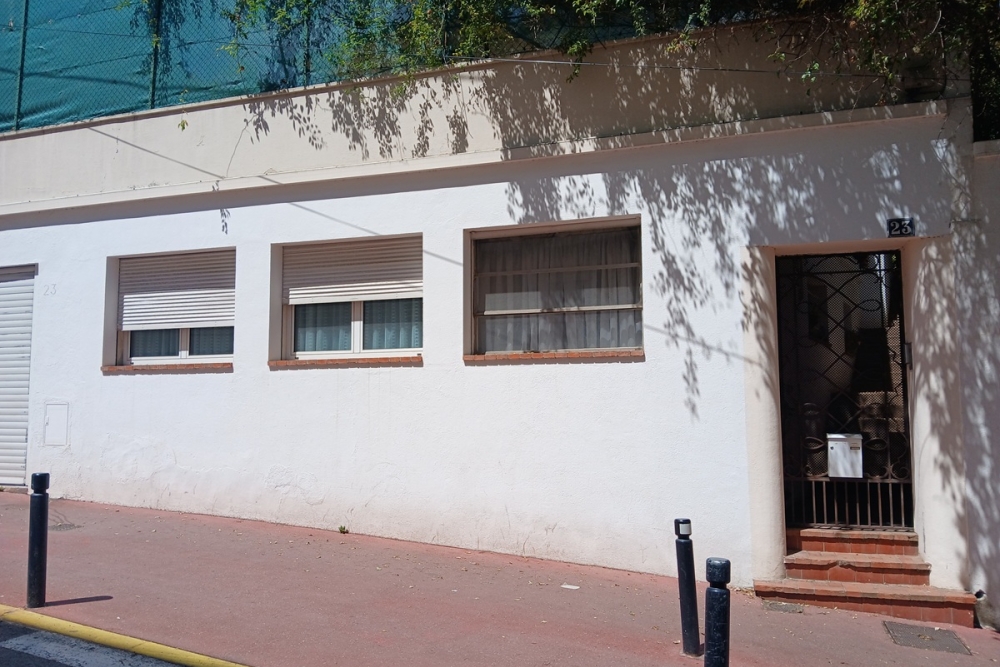 Former Bike Shop Léon Noël