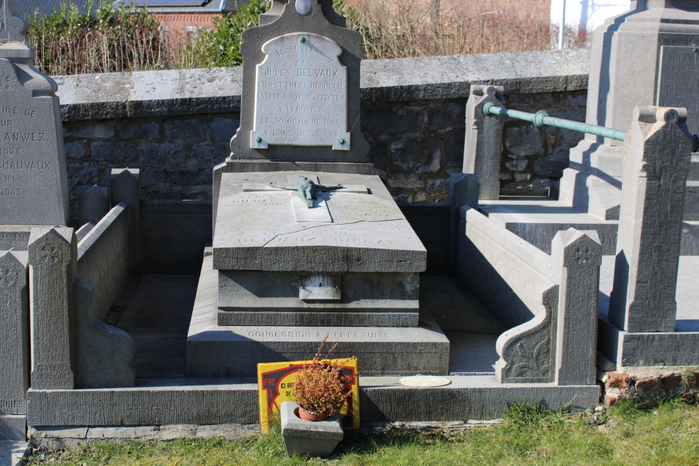 Belgian Graves Veterans Vergnies