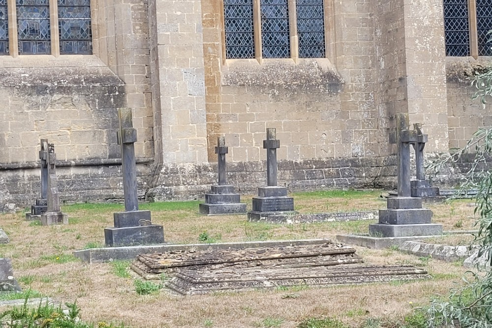 Commonwealth War Grave Wells Cathedral Cemetery #2