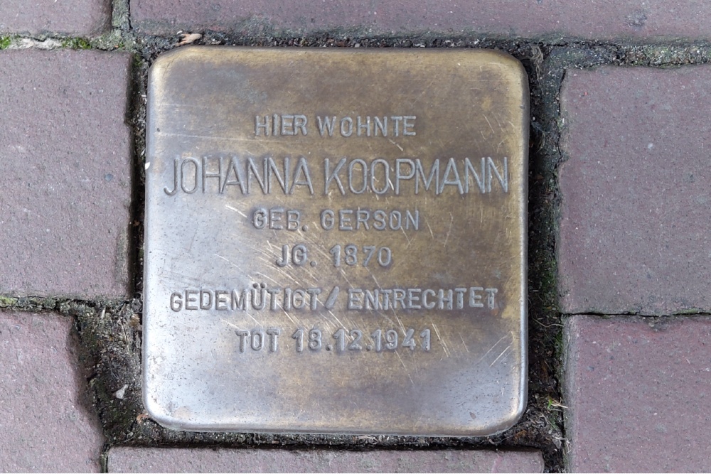 Stolpersteine Voßstraße 16 #4