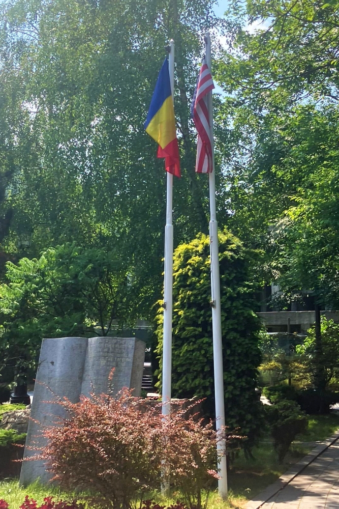 Memorial to American soldiers who died in Romania during World War II