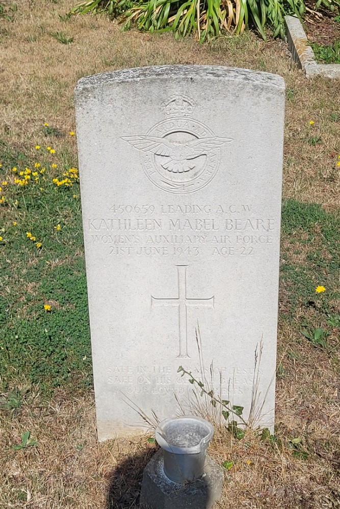Commonwealth War Grave Mudford Cemetery #2