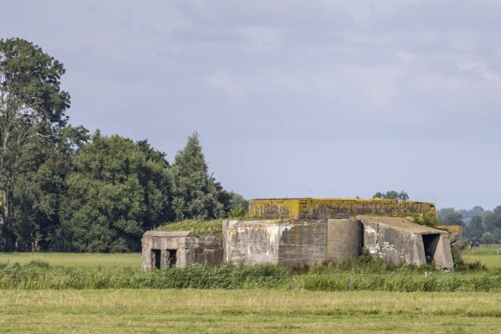 Fliegerhorst Bergen: Wn. 3 - Küver 452b Bunker (C5) #2