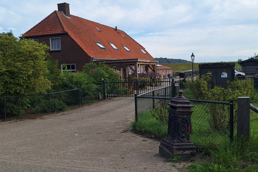 Aid Station Farm 