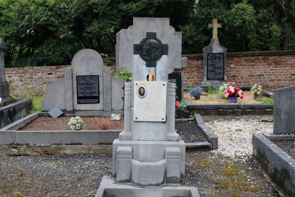 Belgisch Oorlogsgraven Baillonville #2