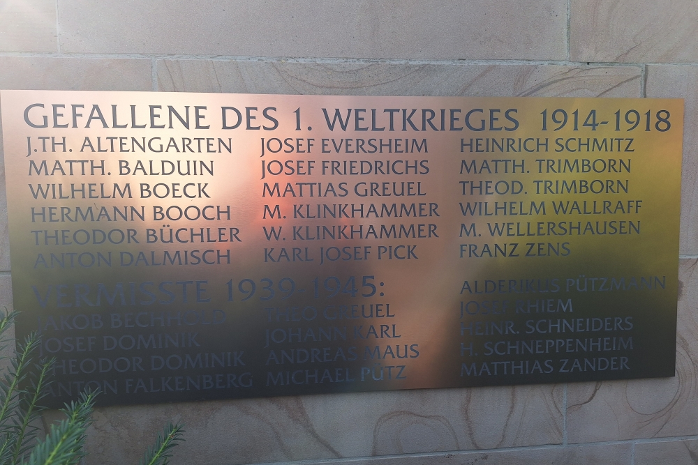 War Memorial Hoven #3