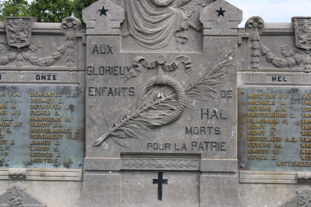 Oorlogsmonument Begraafplaats Halle #2