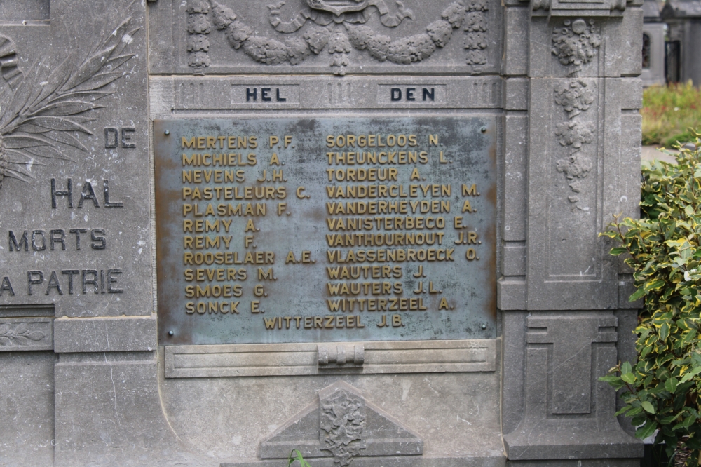 Oorlogsmonument Begraafplaats Halle #4