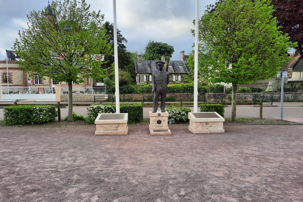 Monument Dwight Eisenhower Sainte-Mère-Église #1