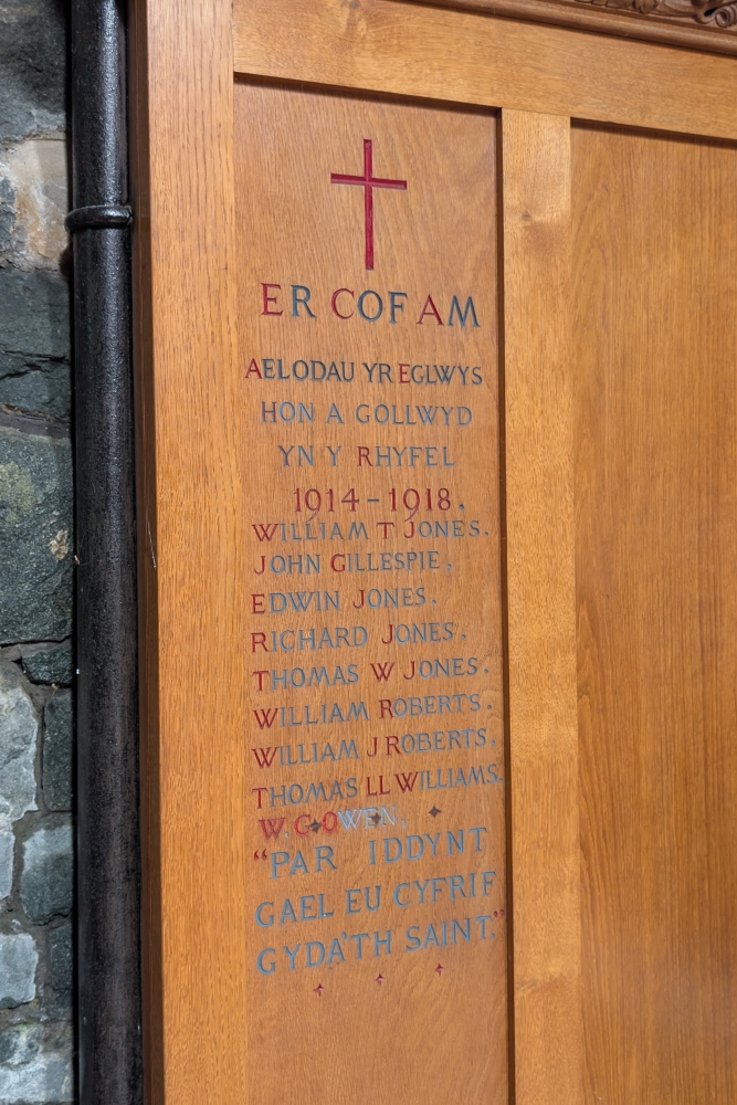 Gedenktekens St Padarn's Church Llanberis #1