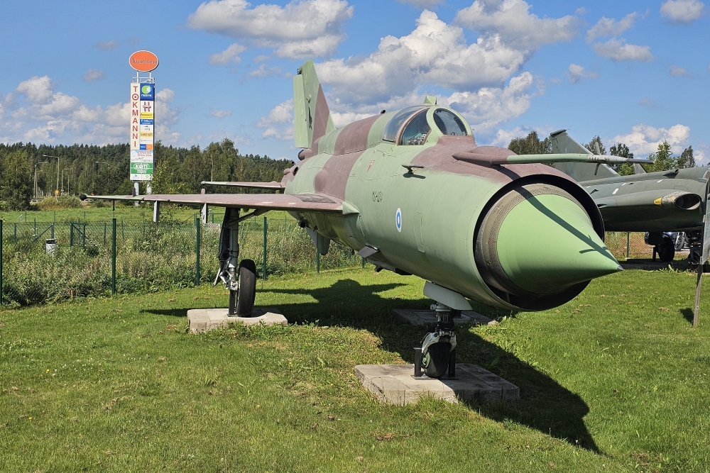Hanssin-Jukka Hangar Tuulos #3