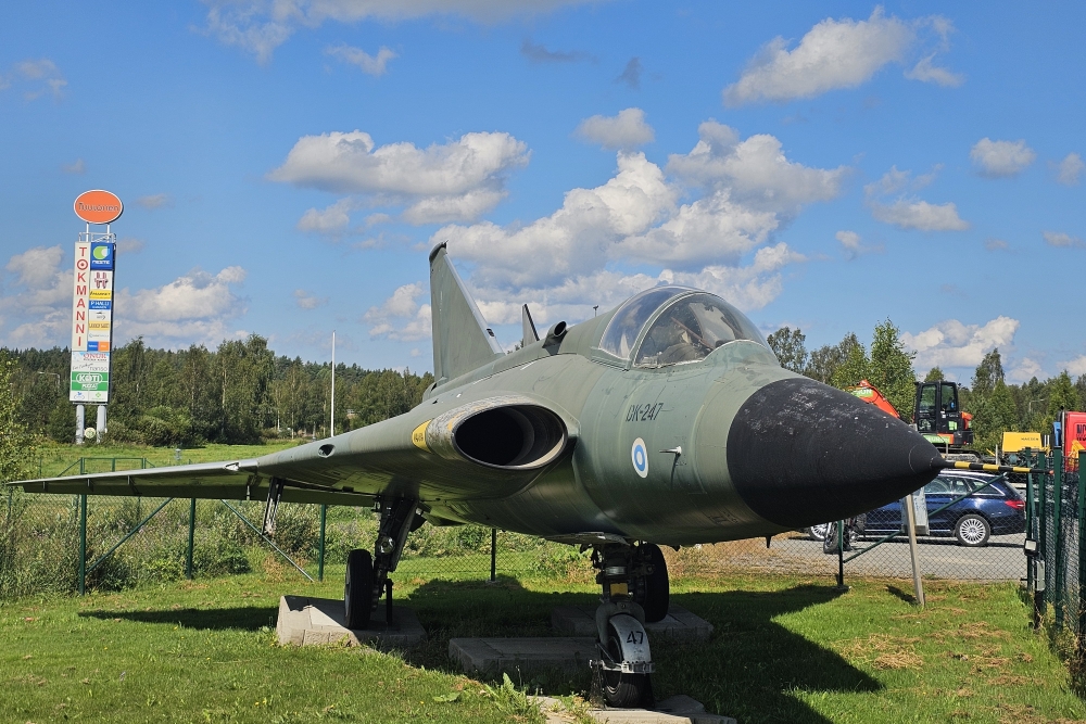 Hanssin-Jukka Hangar Tuulos #4