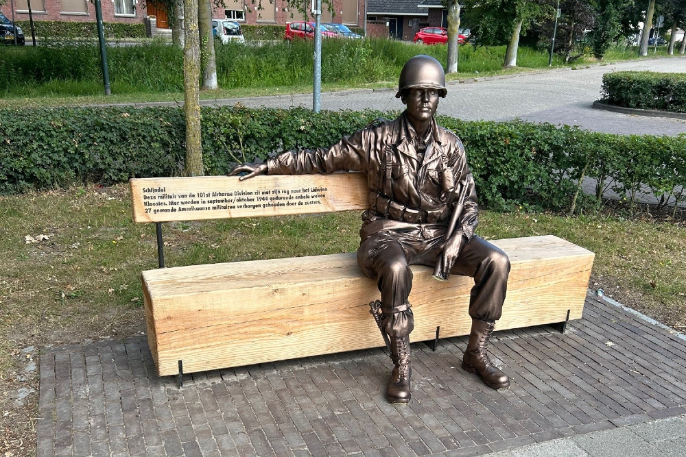 Memorial US Paratrooper Schijndel
