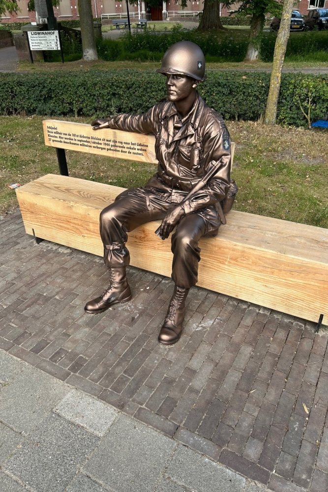 Memorial US Paratrooper Schijndel #3