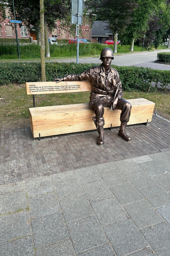 Memorial US Paratrooper Schijndel #4