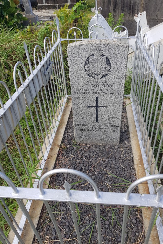 Commonwealth War Graves Port Louis Western Cemetery #5