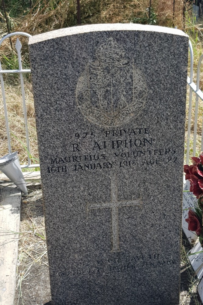 Commonwealth War Graves Port Louis Western Cemetery #8