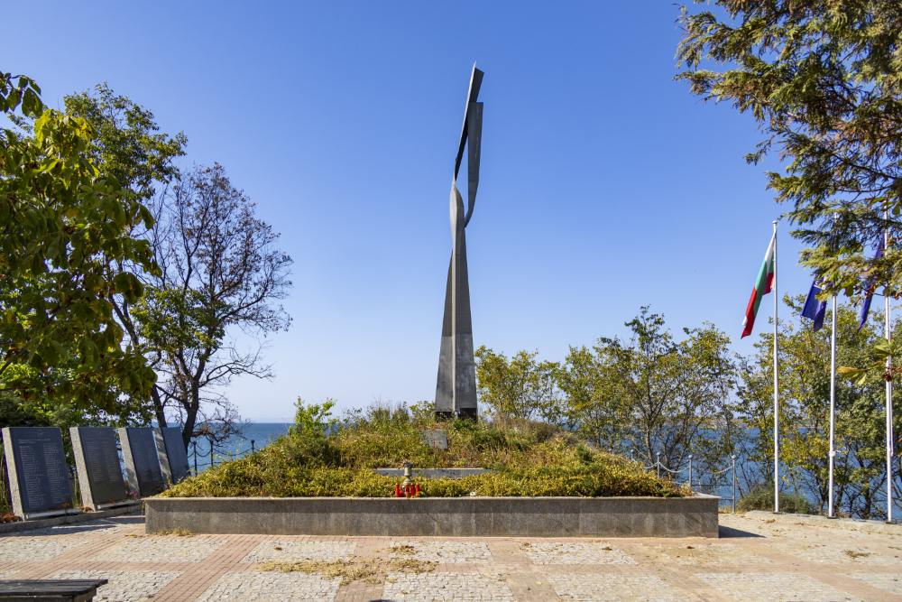 Monument voor de gesneuvelde Sovjet-onderzeebootbemanning
