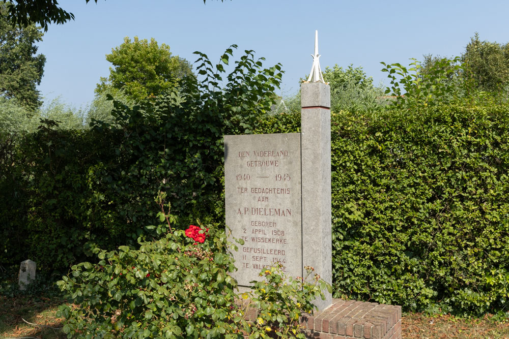 Oorlogsmonument Wissenkerke #1