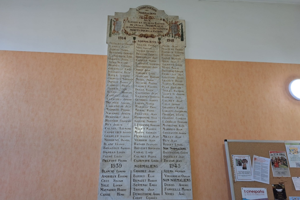 Plaque commemorating the students and teachers who died in the war #2