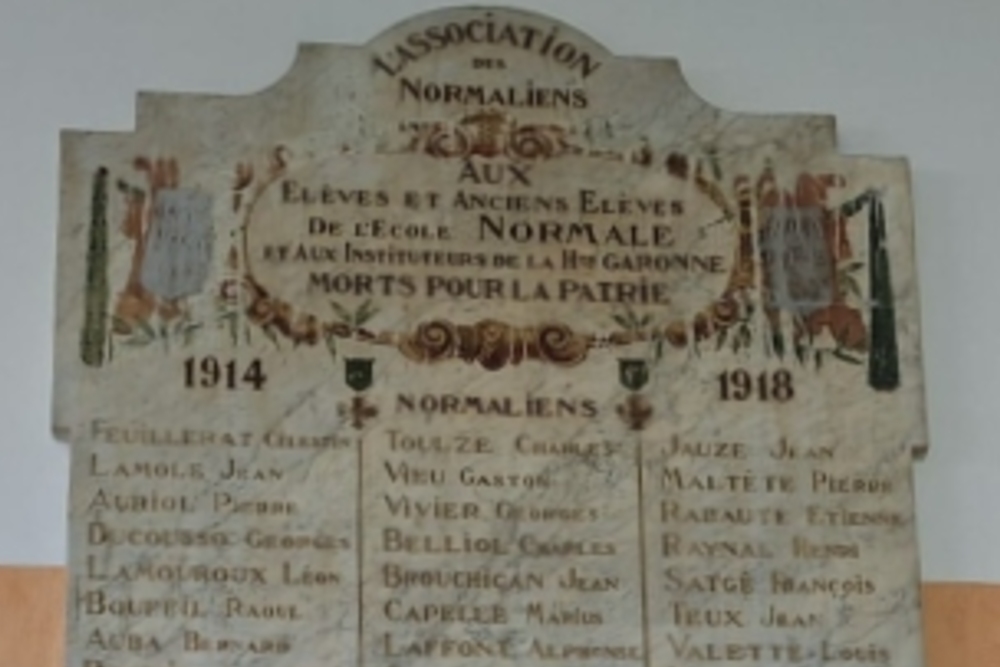 Plaque commemorating the students and teachers who died in the war #3