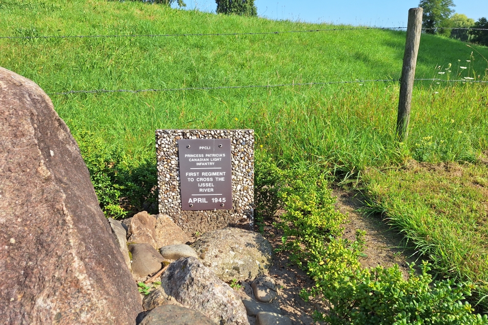 Monument Canadese Leger Gorssel #3