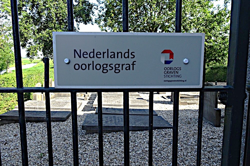 Dutch War Grave Brandwijk #4