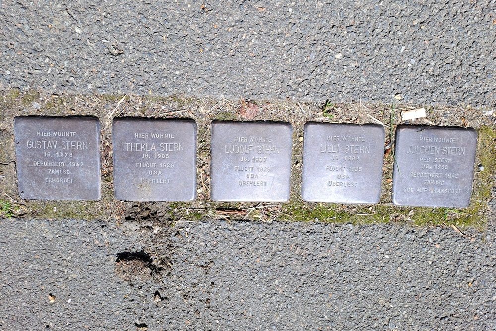 Stumbling Stones Beddelhäuser Straße 24