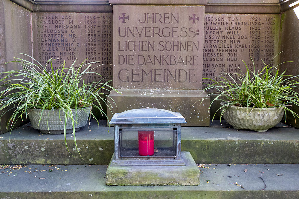 Duitse Oorlogsgraven en Monument Ahe #4