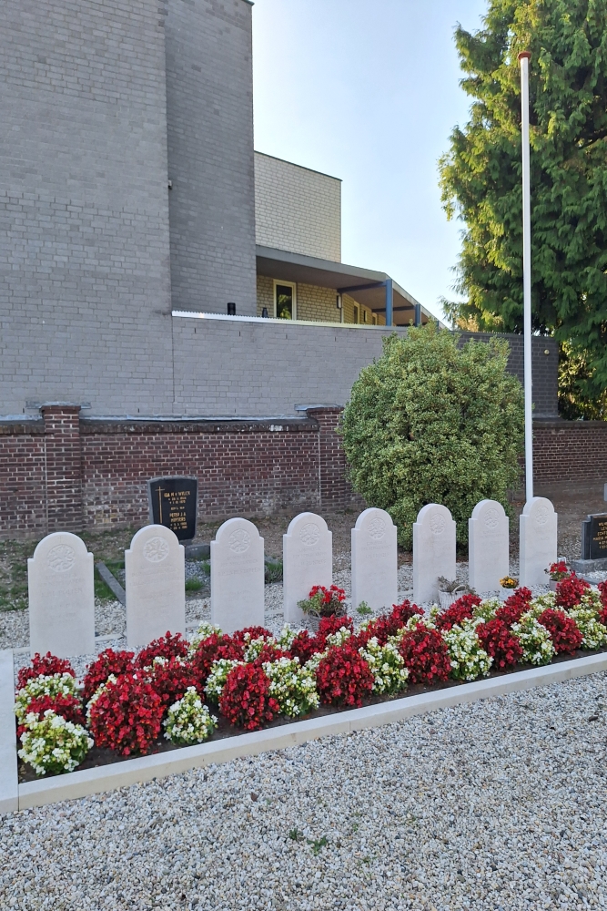 Dutch War Graves Reuver #4