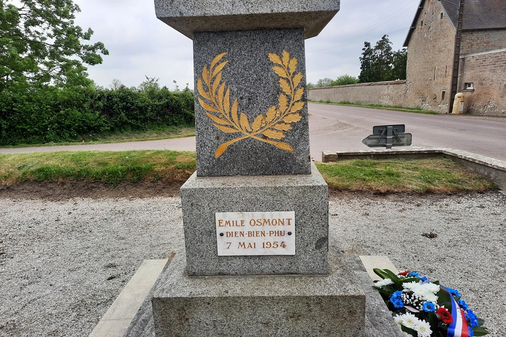 Oorlogsmonument Vierville  #3