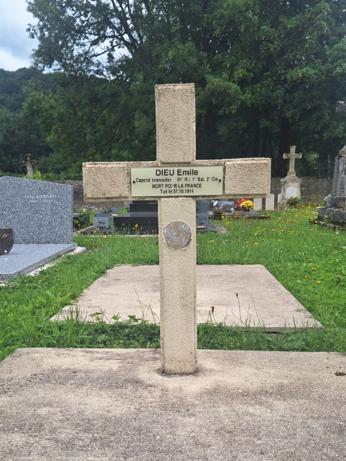 Franse Oorlogsgraven Lachelade