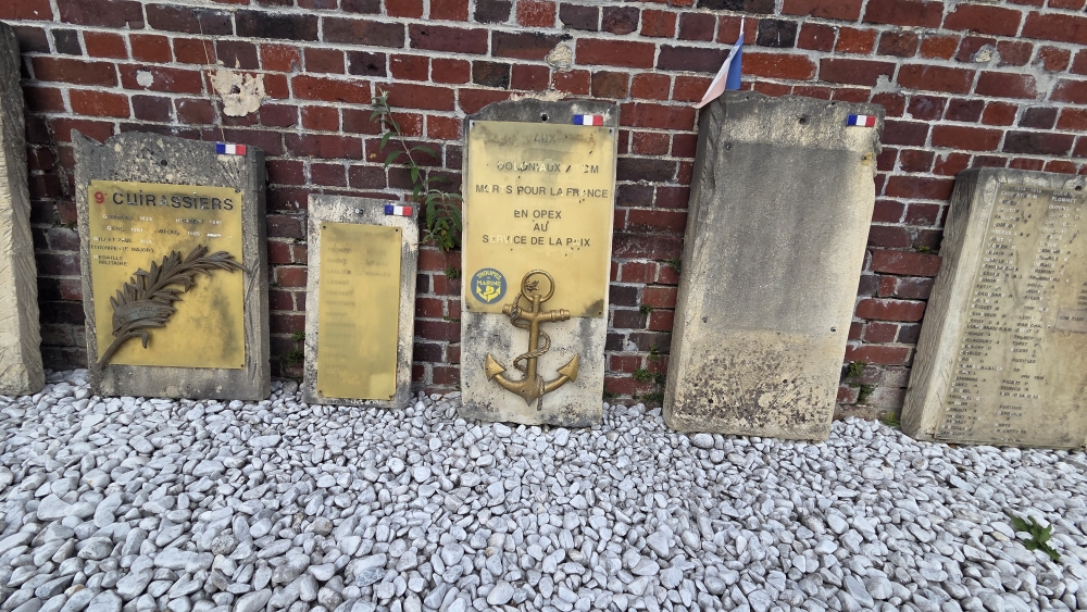 Oorlogsgraf van het Gemenebest Noyon #3