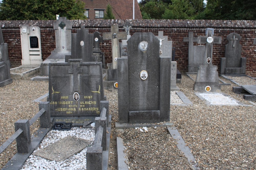 Belgische Graven Oudstrijders Stokkem Oude Begraafplaats #4