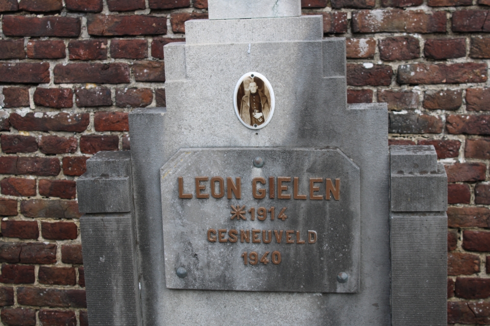 Belgische Oorlogsgraven Stokkem Oude Begraafplaats	 #2