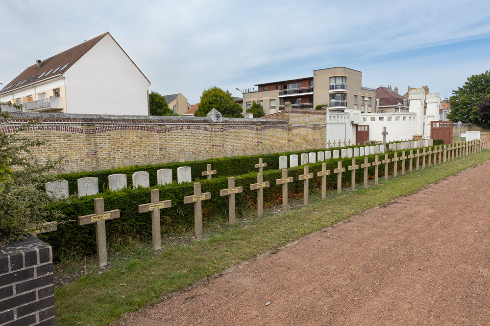 Graves Civilian Victims Communal Cemetery Malo-les-Bains #7