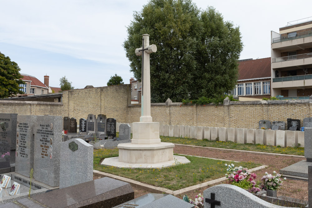 Commonwealth War Graves Communal Cemetery Malo-les-Bains #5