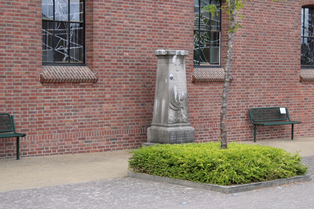 War Memorial Ellikom #1